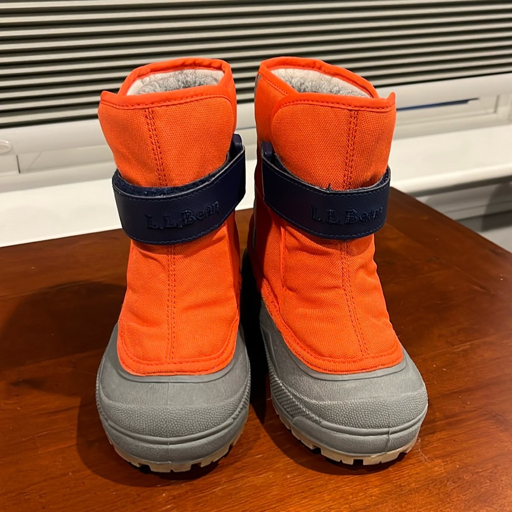 LL Bean like new snow boots